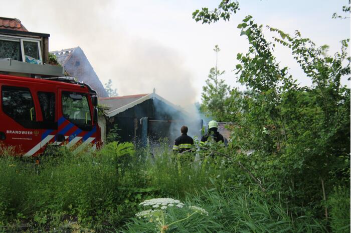 Brandweer blust hevige buitenbrand