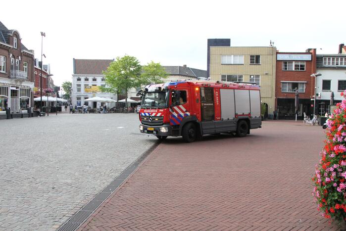 Brandweer doet onderzoek naar mogelijke brand op dak Museum W
