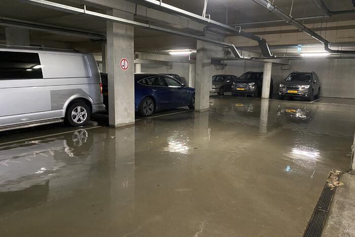 Enorme schade bij waterlekkage in parkeergarage