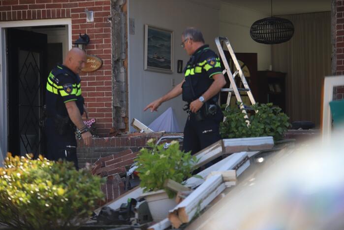 Voorgevel woning deels ingestort bij werkzaamheden