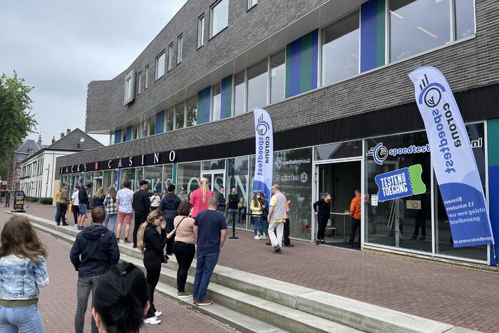 Topdrukte bij testen voor toegang