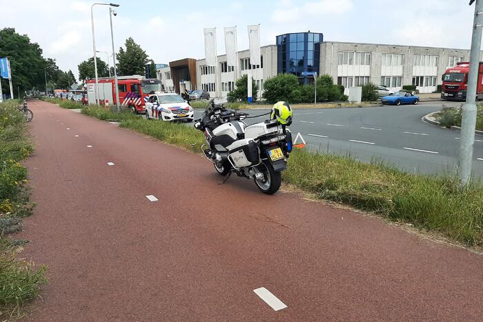 Schade bij botsing tussen drie voertuigen