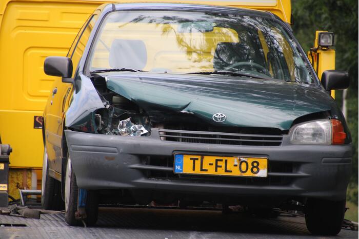 Auto's botsen op kruising