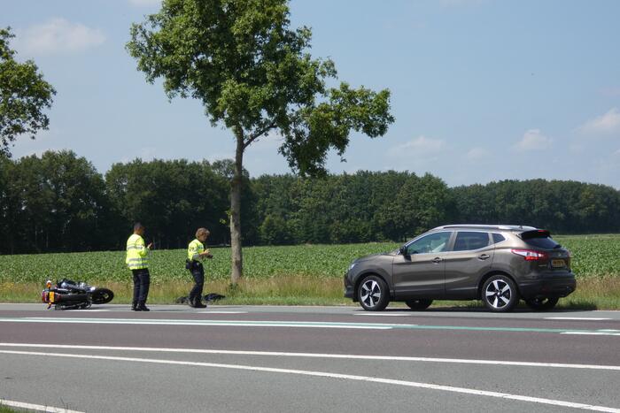 Motorrijder gewond bij botsing op camper