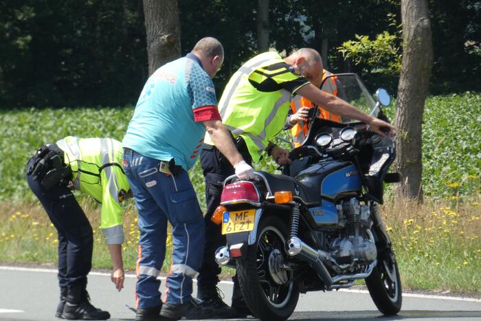 Motorrijder gewond bij botsing op camper
