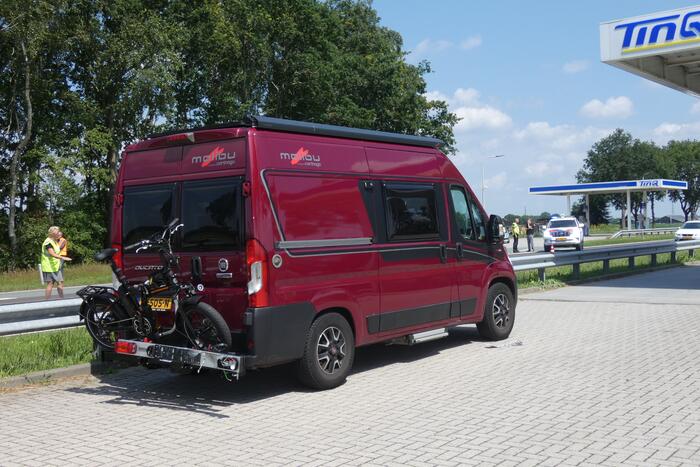 Motorrijder gewond bij botsing op camper