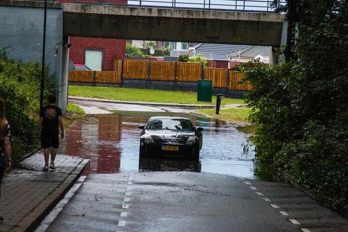 Auto total-loss door ondergelopen tunnel