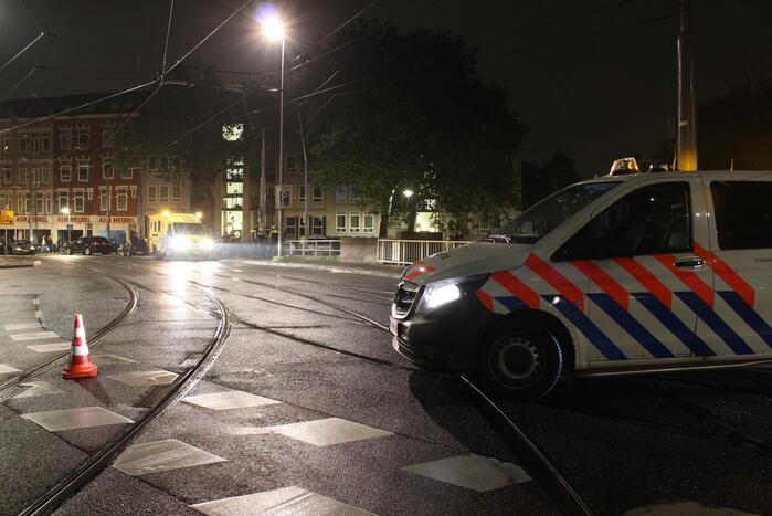 Auto raakt te water na ongeval