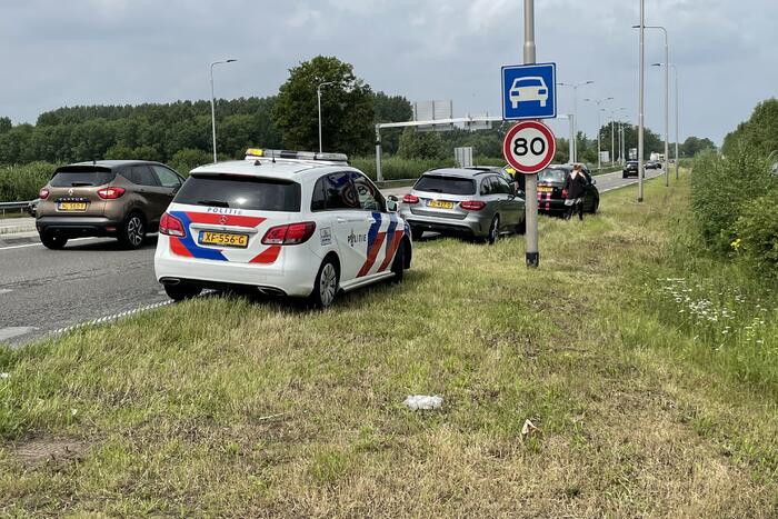 Kerende bestelbus veroorzaakt ongeval