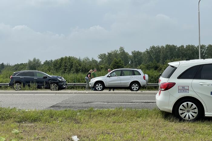 Kerende bestelbus veroorzaakt ongeval