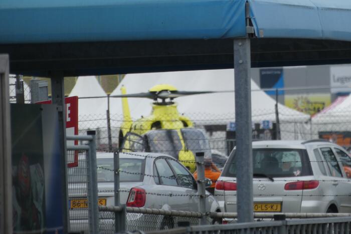 Traumahelikopter landt op terrein TT Circuit