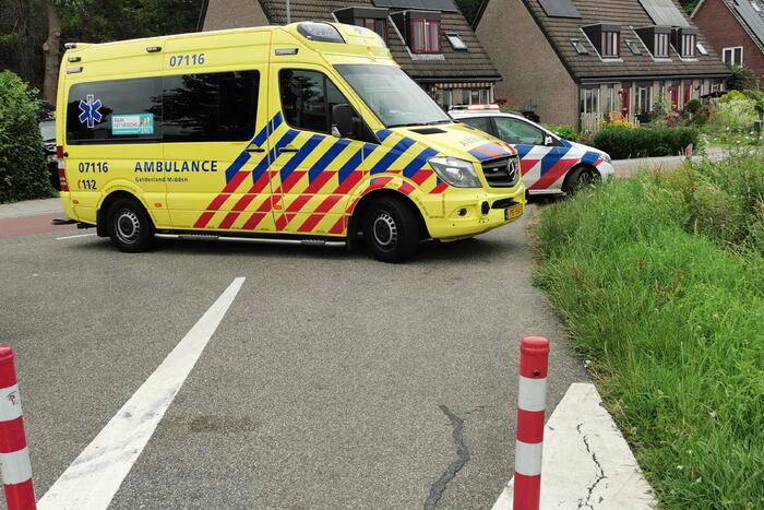 E-biker gewond bij botsing tegen paaltje