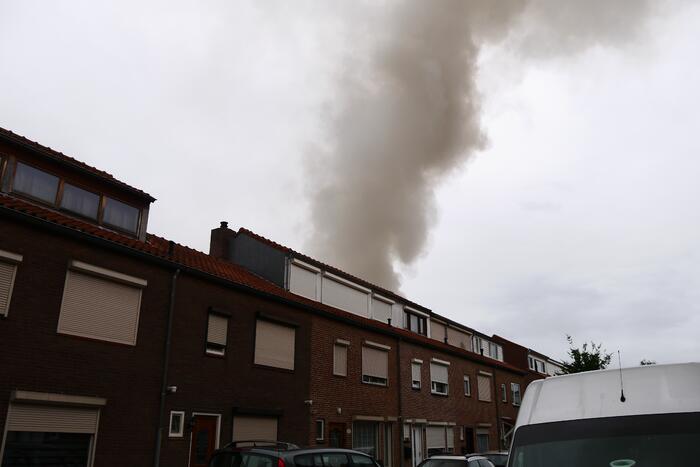 Uitslaande brand in garage