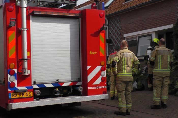 Brandweer doet onderzoek in woning