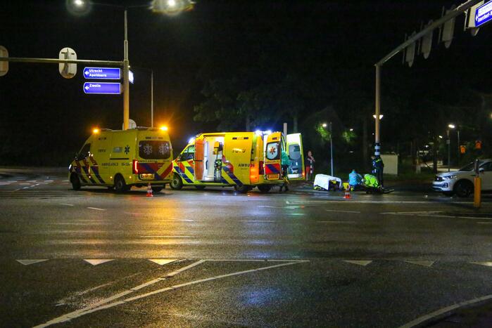 Snorfietser gewond door ongeval met personenauto