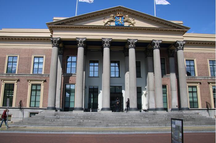 Politie beveiligt rechtbank bij Vingerknip-zaak