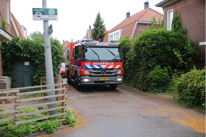 Schuur achter woning verwoest door brand