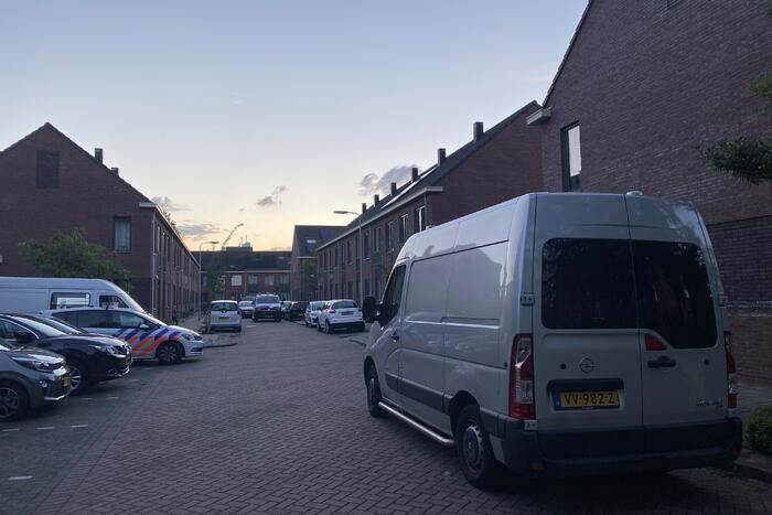 Politie doet inval in woning