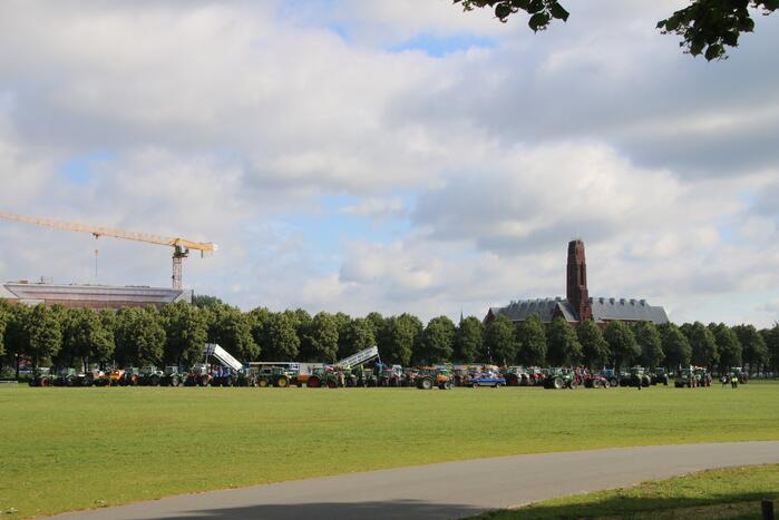 Eerste boeren arriveren op demonstratieterrein
