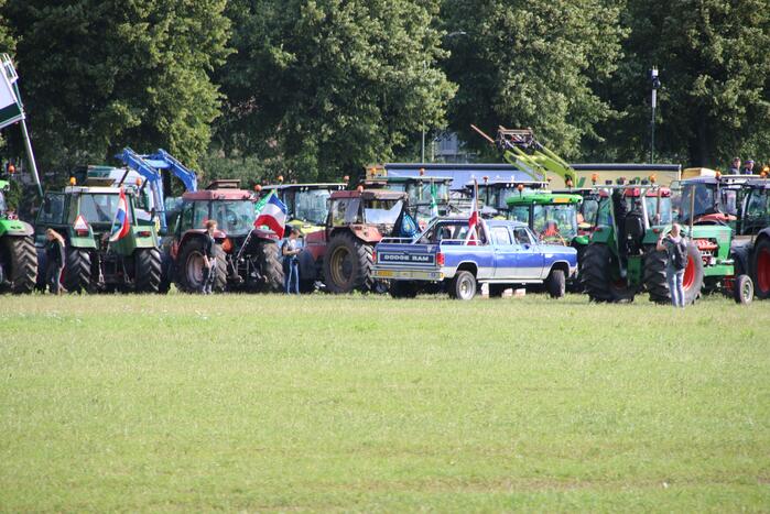 Eerste boeren arriveren op demonstratieterrein