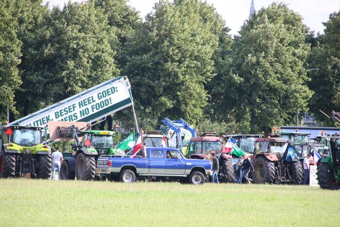 Eerste boeren arriveren op demonstratieterrein