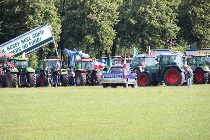 Eerste boeren arriveren op demonstratieterrein