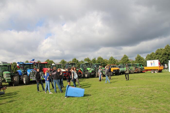 Eerste boeren arriveren op demonstratieterrein
