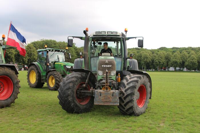 Eerste boeren arriveren op demonstratieterrein