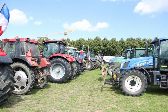 Eerste boeren arriveren op demonstratieterrein