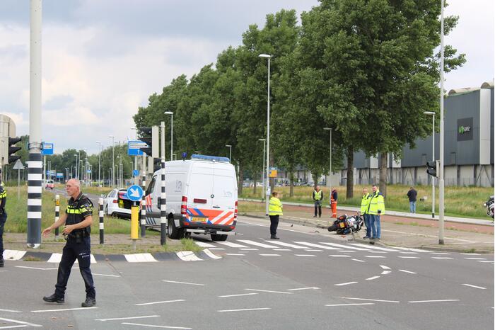 Motoragent overleden bij aanrijding met vrachtwagen