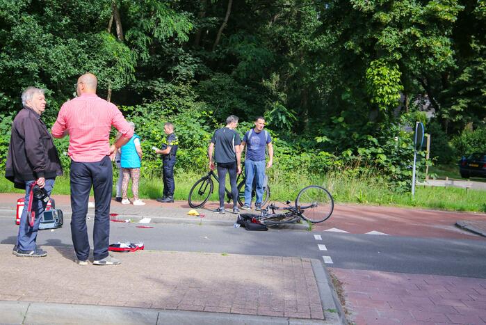 Overstekende fietser gewond bij botsing met taxibus
