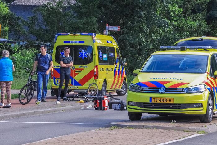 Overstekende fietser gewond bij botsing met taxibus