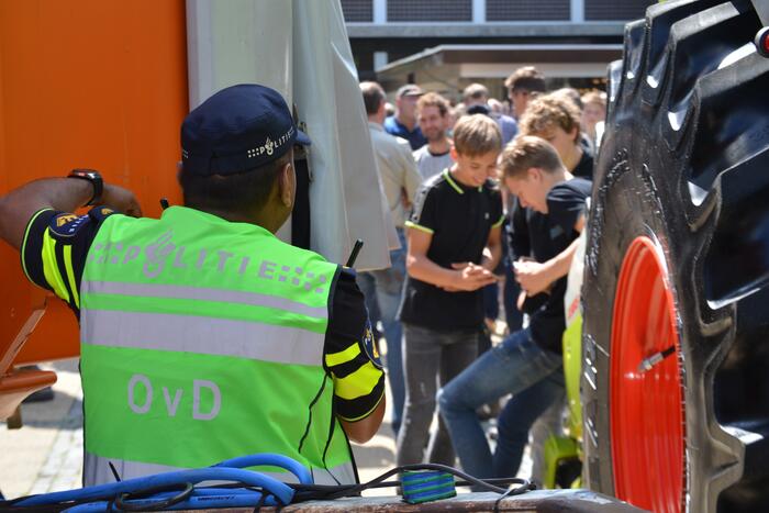 Boeren voeren actie bij provinciehuis
