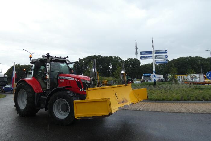 Broeren blokkeren toegang tot Jumbo distributiecentrum