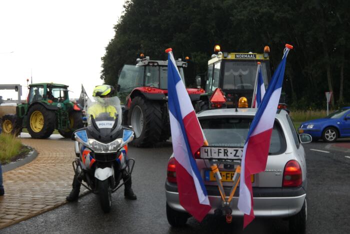 Broeren blokkeren toegang tot Jumbo distributiecentrum