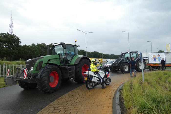 Broeren blokkeren toegang tot Jumbo distributiecentrum