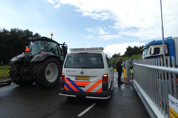 Broeren blokkeren toegang tot Jumbo distributiecentrum