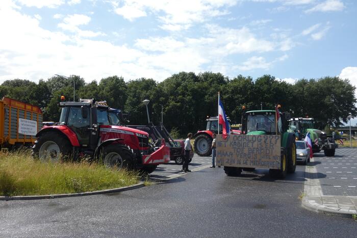 Broeren blokkeren toegang tot Jumbo distributiecentrum