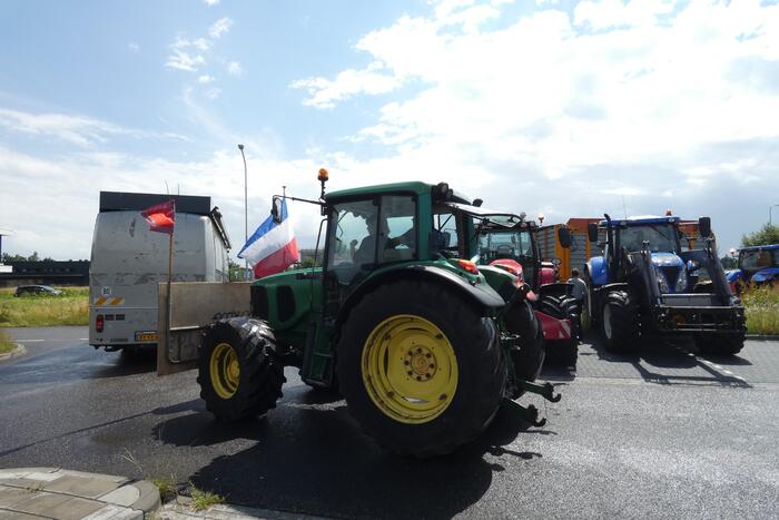 Broeren blokkeren toegang tot Jumbo distributiecentrum