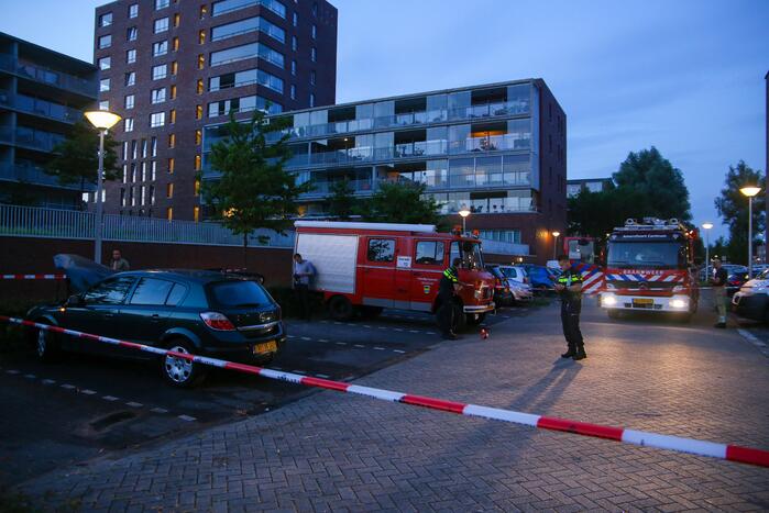 Brand in motorcompartiment van auto