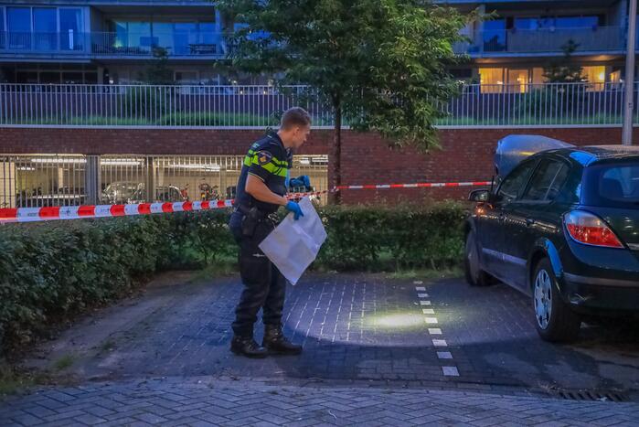 Brand in motorcompartiment van auto