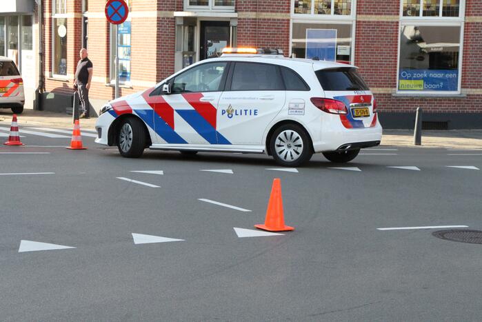 Fietsster aangereden op rotonde