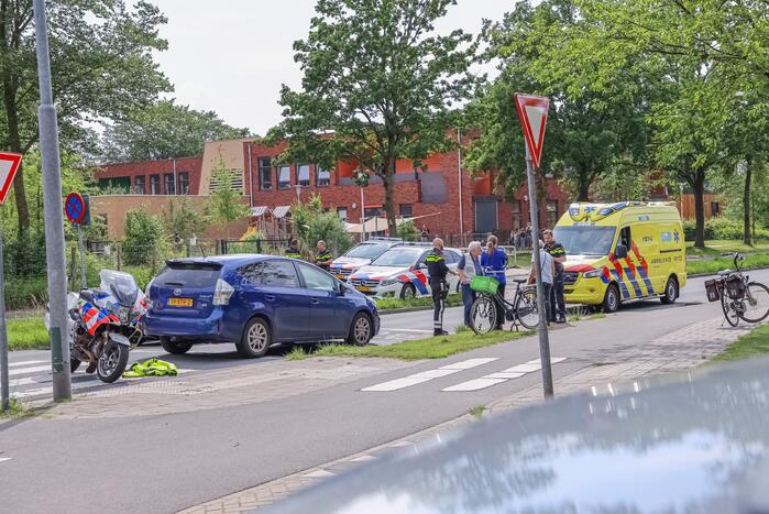 Fietser geschept op oversteekplaats