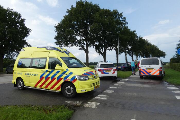 Auto's botsen op kruising