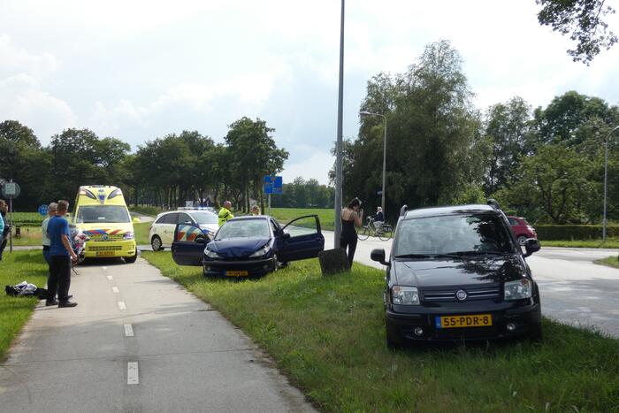 Auto's botsen op kruising
