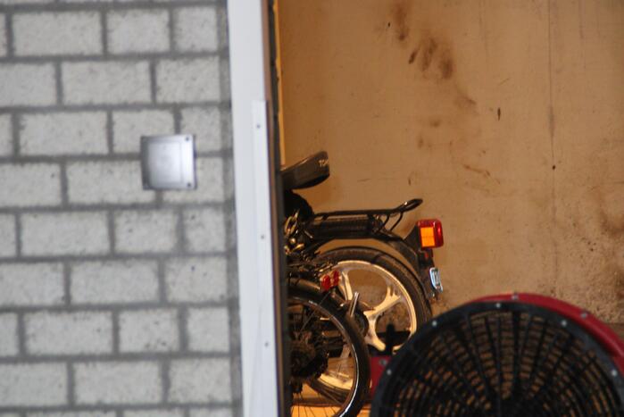 Lekkende bromfiets zorgt voor vreemde lucht