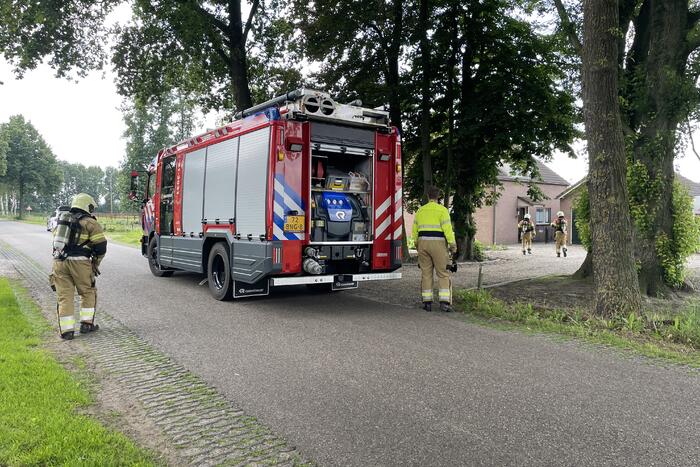 Brandweer haalt verbrande pizza uit oven