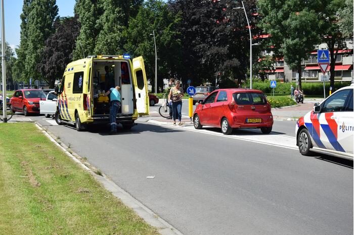 Fietser gewond bij aanrijding op rotonde