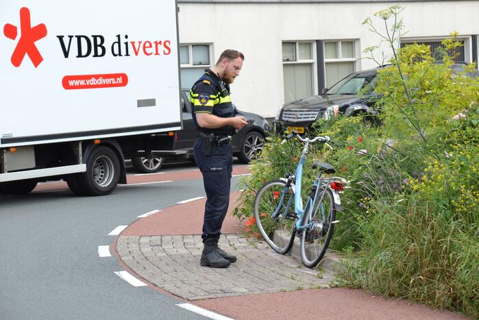 Fietser gewond bij botsing met auto