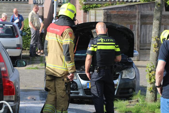 Voorkant van auto uitgebrand